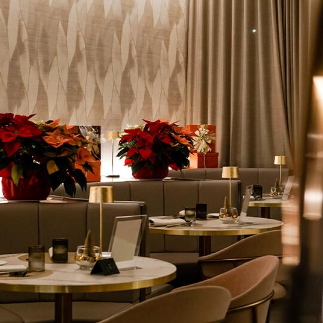 Ristorante Aura Elitis House Sala Dettagli Rosso San Valentino